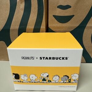 Starbucks snoopy mug